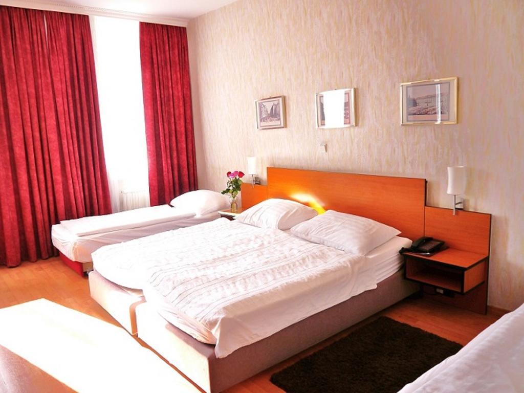 וינה Florum Hotel חדר תמונה