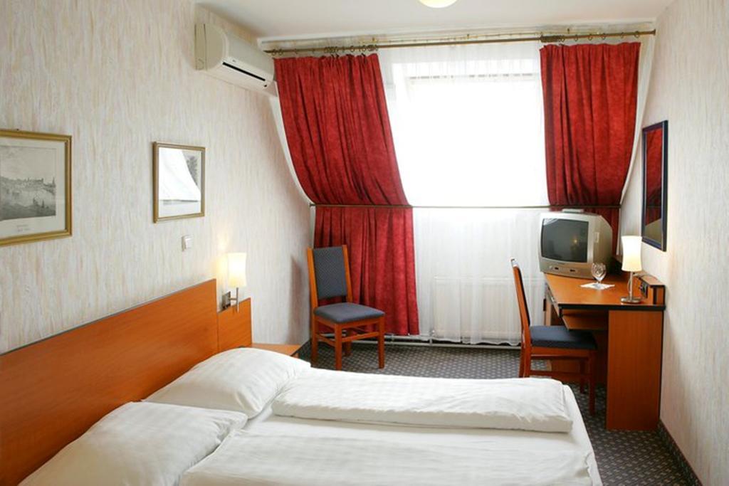 וינה Florum Hotel חדר תמונה